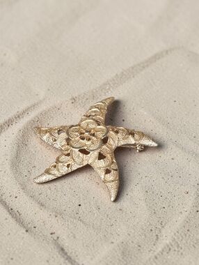 Starfish Brooch | Coastal Chic Statement Pin FILIGREE GOLD TONED BROOCH
